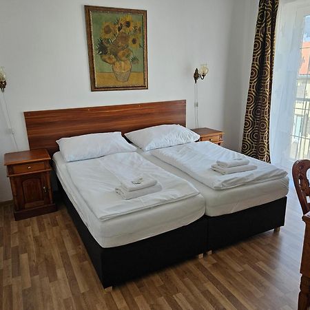 Hotel Union Louny Bagian luar foto