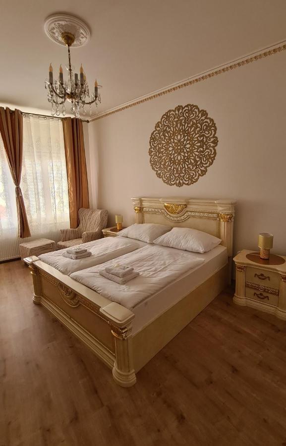 Hotel Union Louny Bagian luar foto