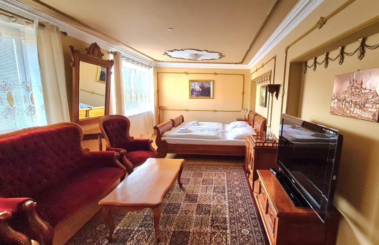 Hotel Union Louny Bagian luar foto