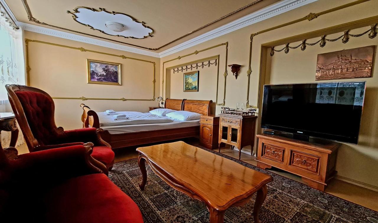 Hotel Union Louny Bagian luar foto