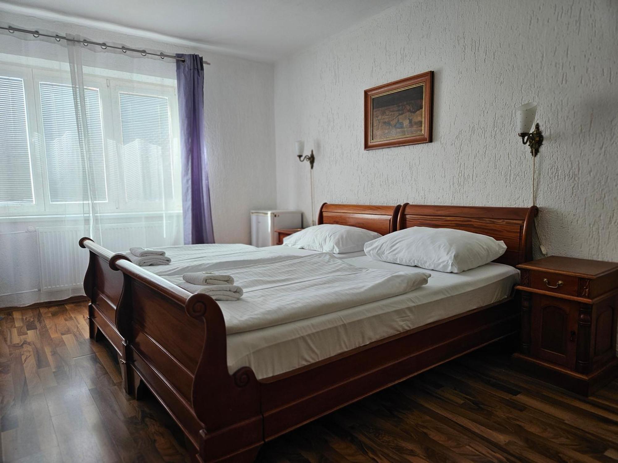 Hotel Union Louny Bagian luar foto