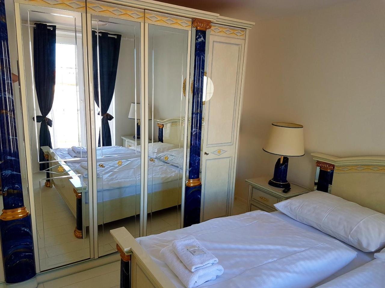 Hotel Union Louny Bagian luar foto