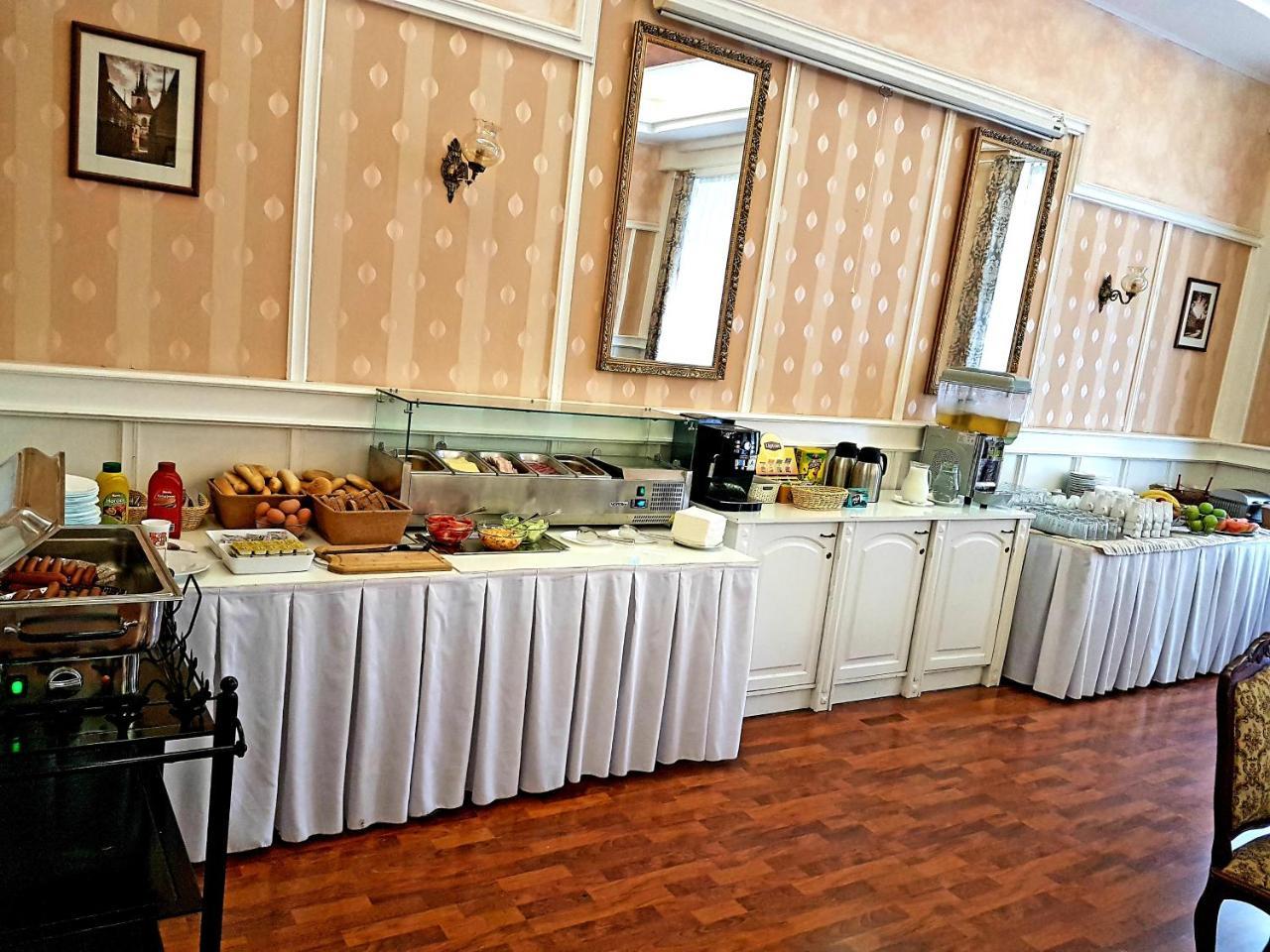 Hotel Union Louny Bagian luar foto